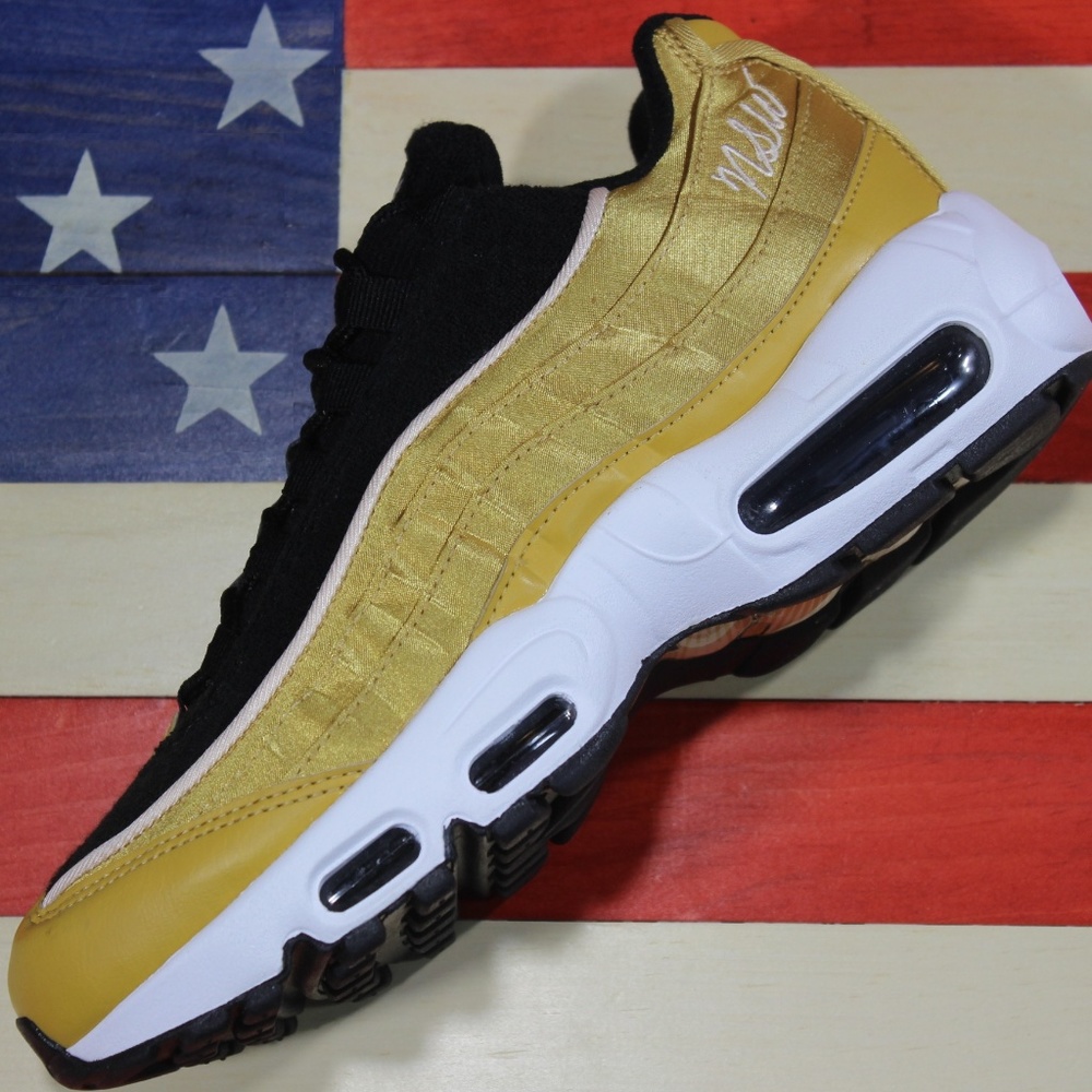 Nike Air Max 95 Women Running Shoe Gold AA1103-700